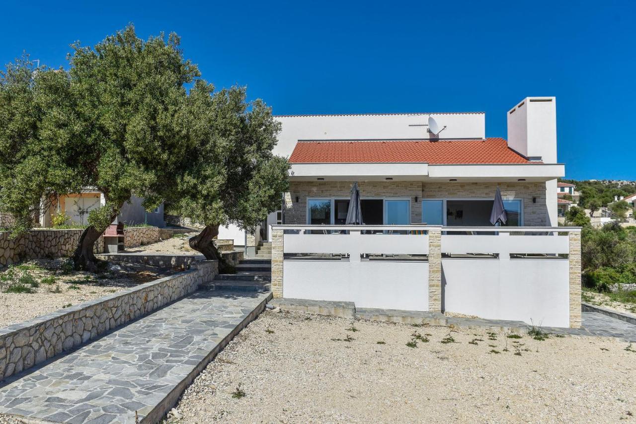 Moderner Bungalow Mit Meerblick Lun (Pag) Exterior foto
