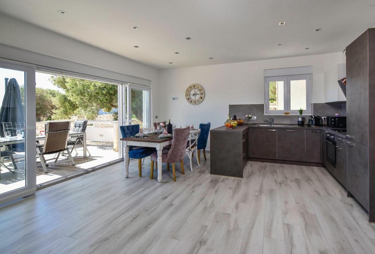 Moderner Bungalow Mit Meerblick Lun (Pag) Exterior foto