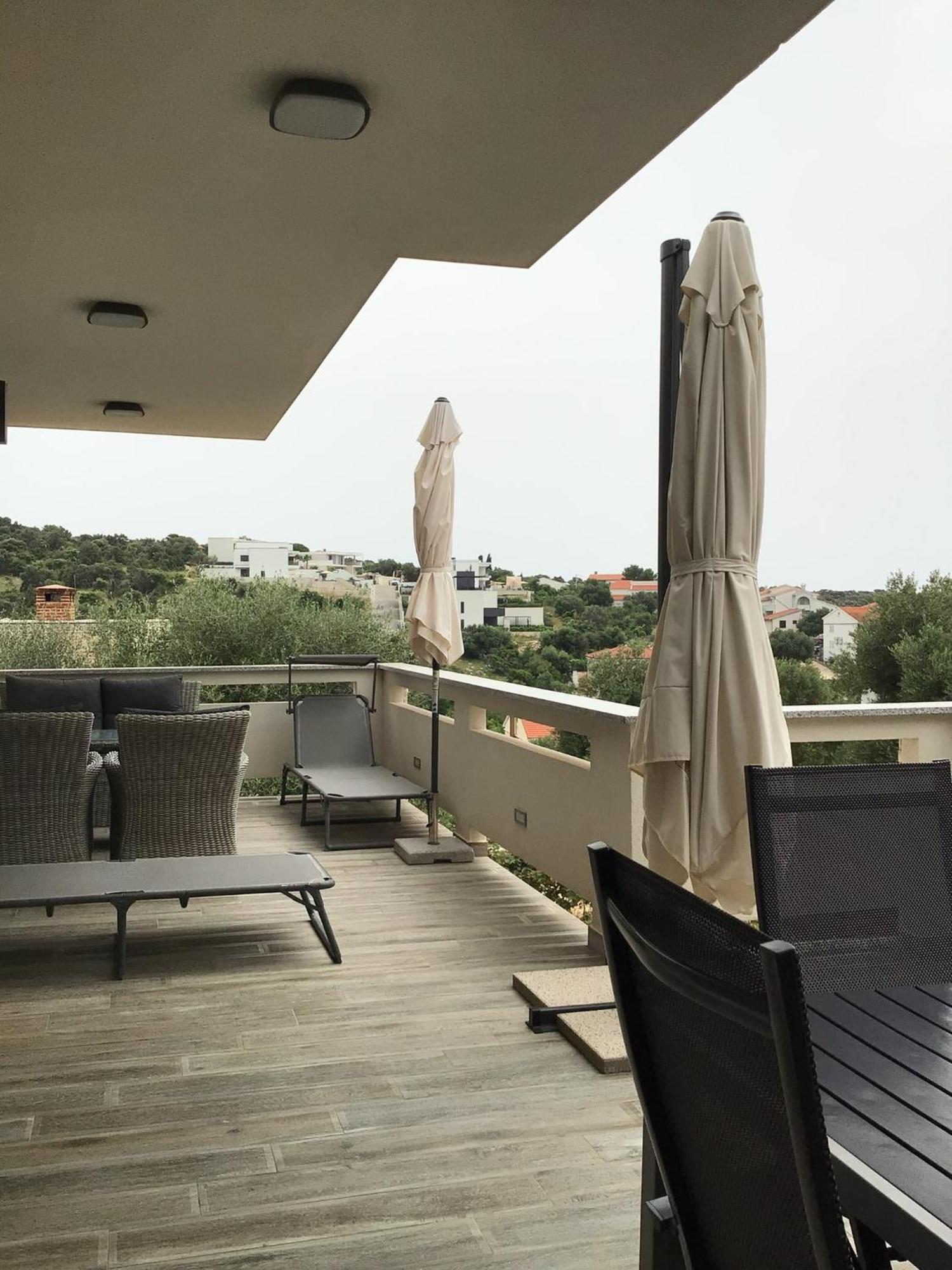 Moderner Bungalow Mit Meerblick Lun (Pag) Exterior foto